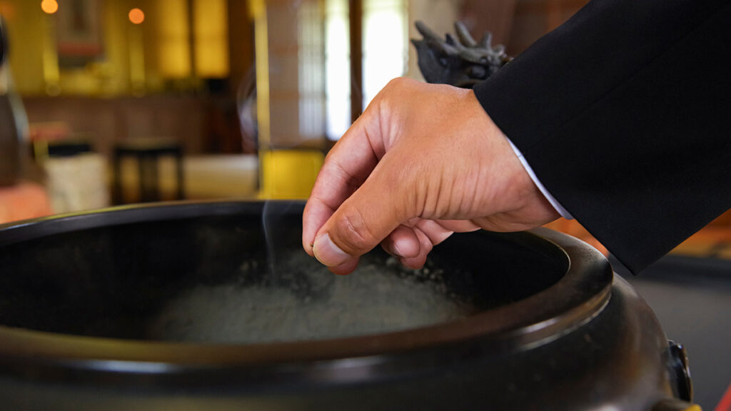 小さい遺影の置き場所ガイド|自宅での安置アイデアと注意すべき点