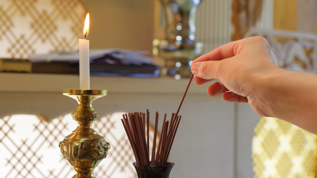 葬祭扶助制度とは？生活保護で葬儀費用を支給｜申請方法と支給額を解説