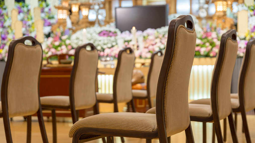 火葬の流れと所要時間は?待ち時間の過ごし方や収骨のマナーも解説