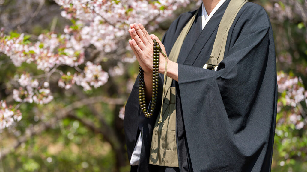 葬儀費用の相場は?一般葬・直葬の平均額と追加料金がかからない見積もりのコツ