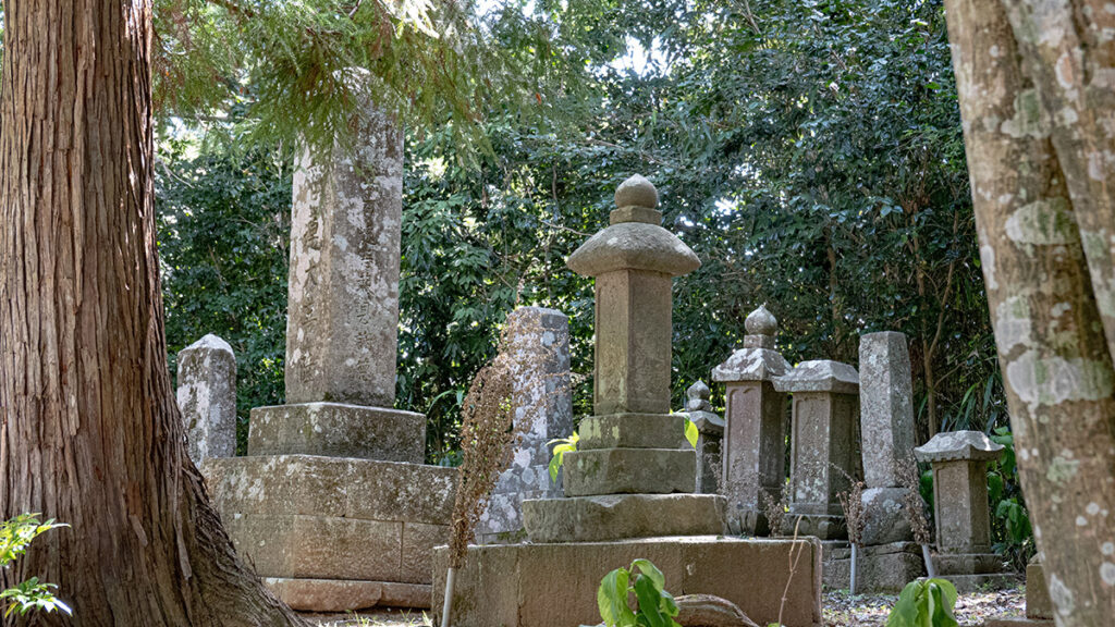 四十九日法要とは？いつやる？計算方法から準備の流れ・服装・香典まで網羅